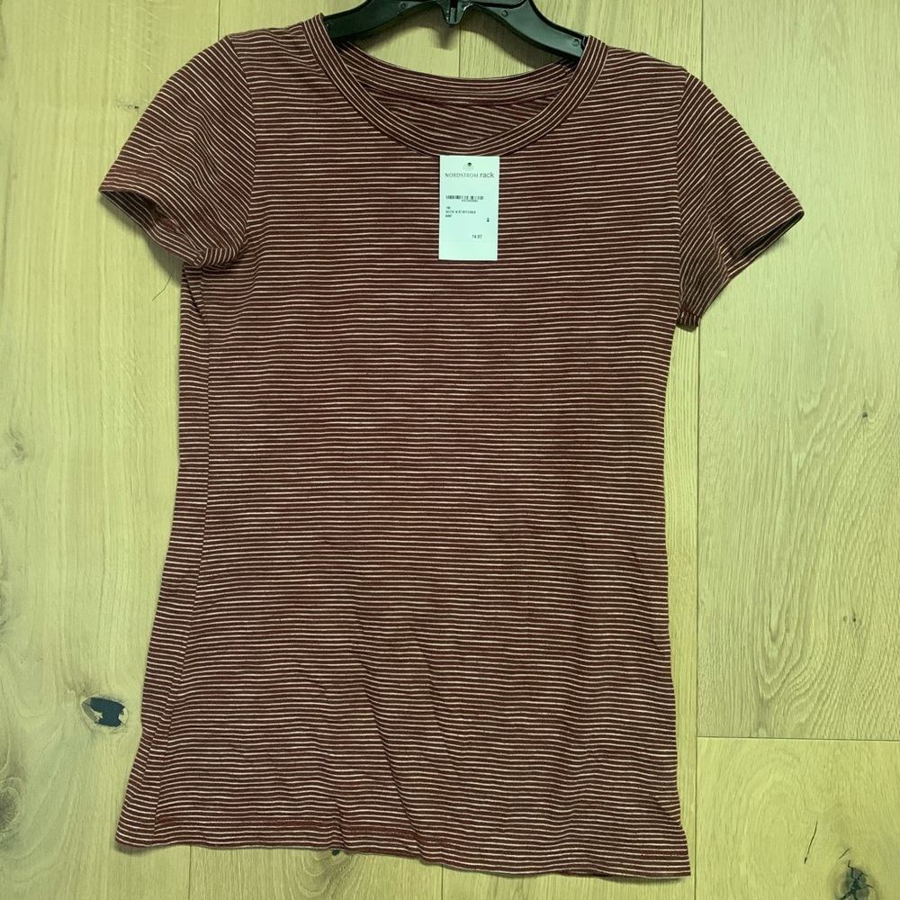 🌿Mossimo stripped red and white basic T-shirt